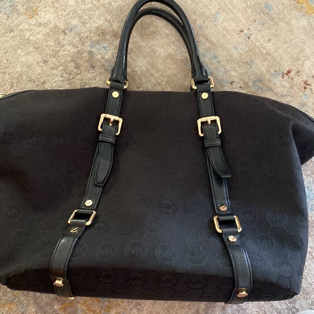 MICHAEL KORS Signature Black Monogram Large Handbag Purse Satchel Buckle…